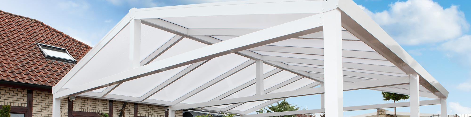 Carport met zadeldak