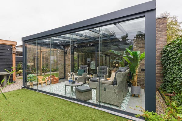 sfeerbeeld_veranda-glasschuifwanden-zonwering_visser-verandas